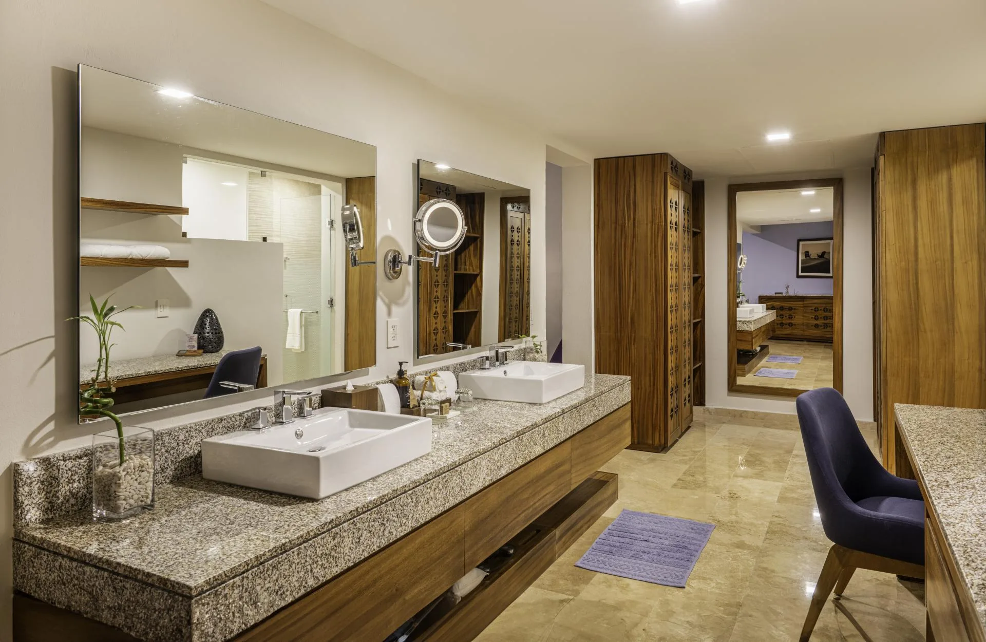 Emerald Suite 6