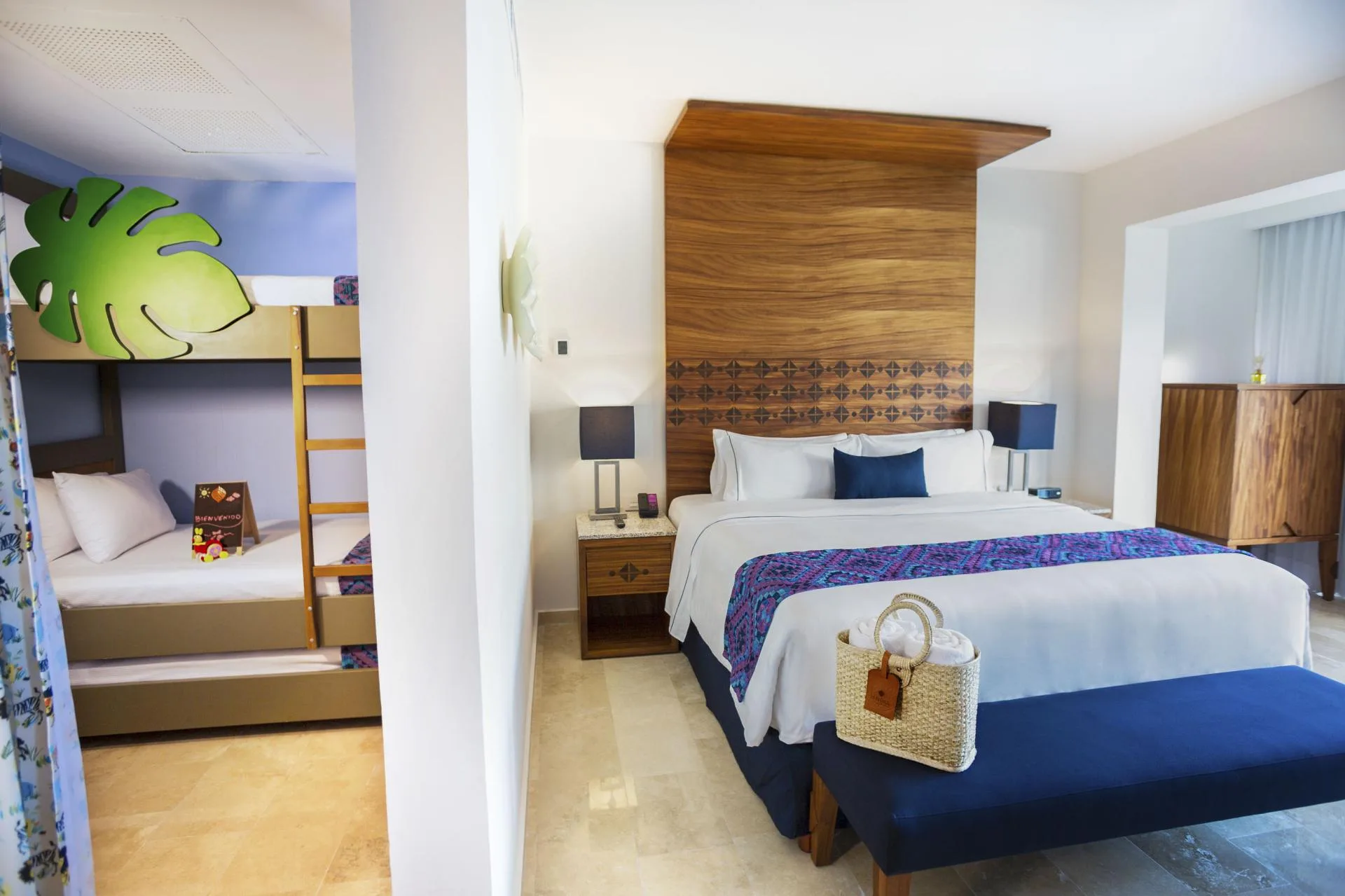 Sapphire Room 5 - 3