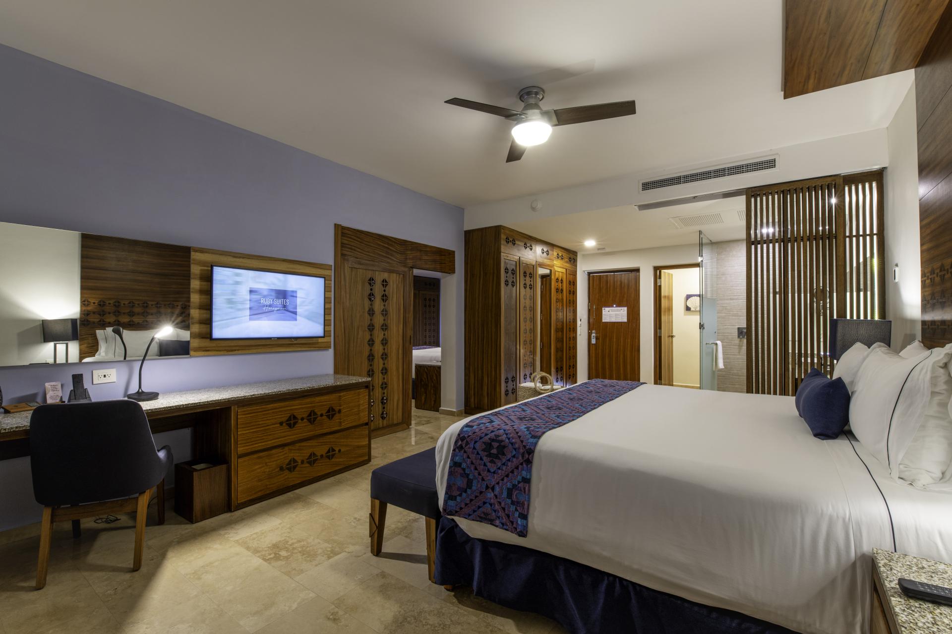 Agatha King Room 4